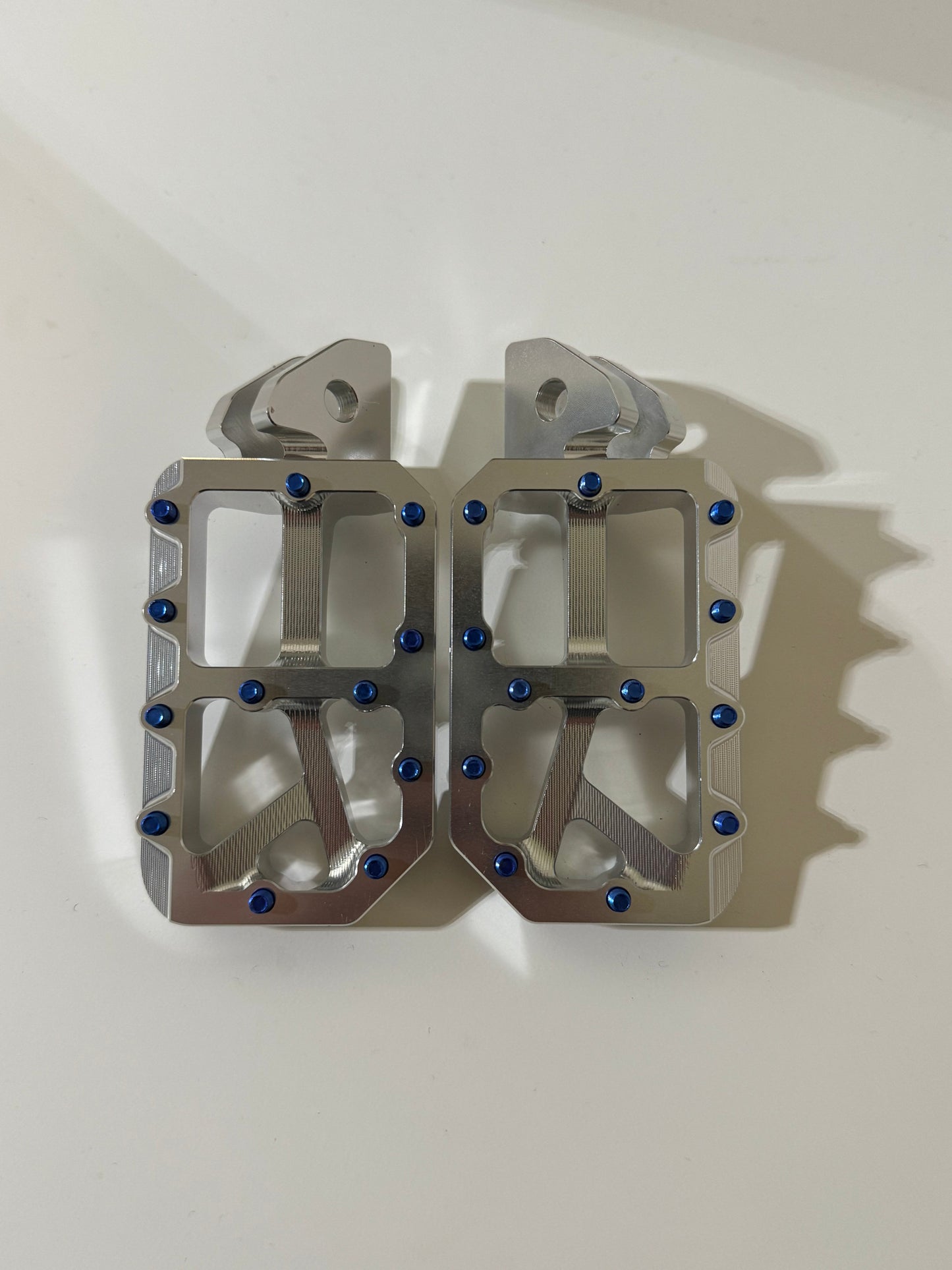 Mxp foot pegs next day shipping - MX SKYLINE 